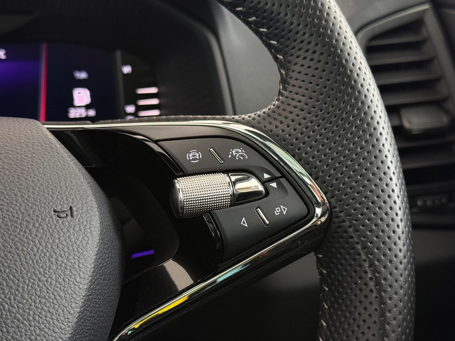 Used Skoda Karoq 2023 for sale - 76466844: Photo 29