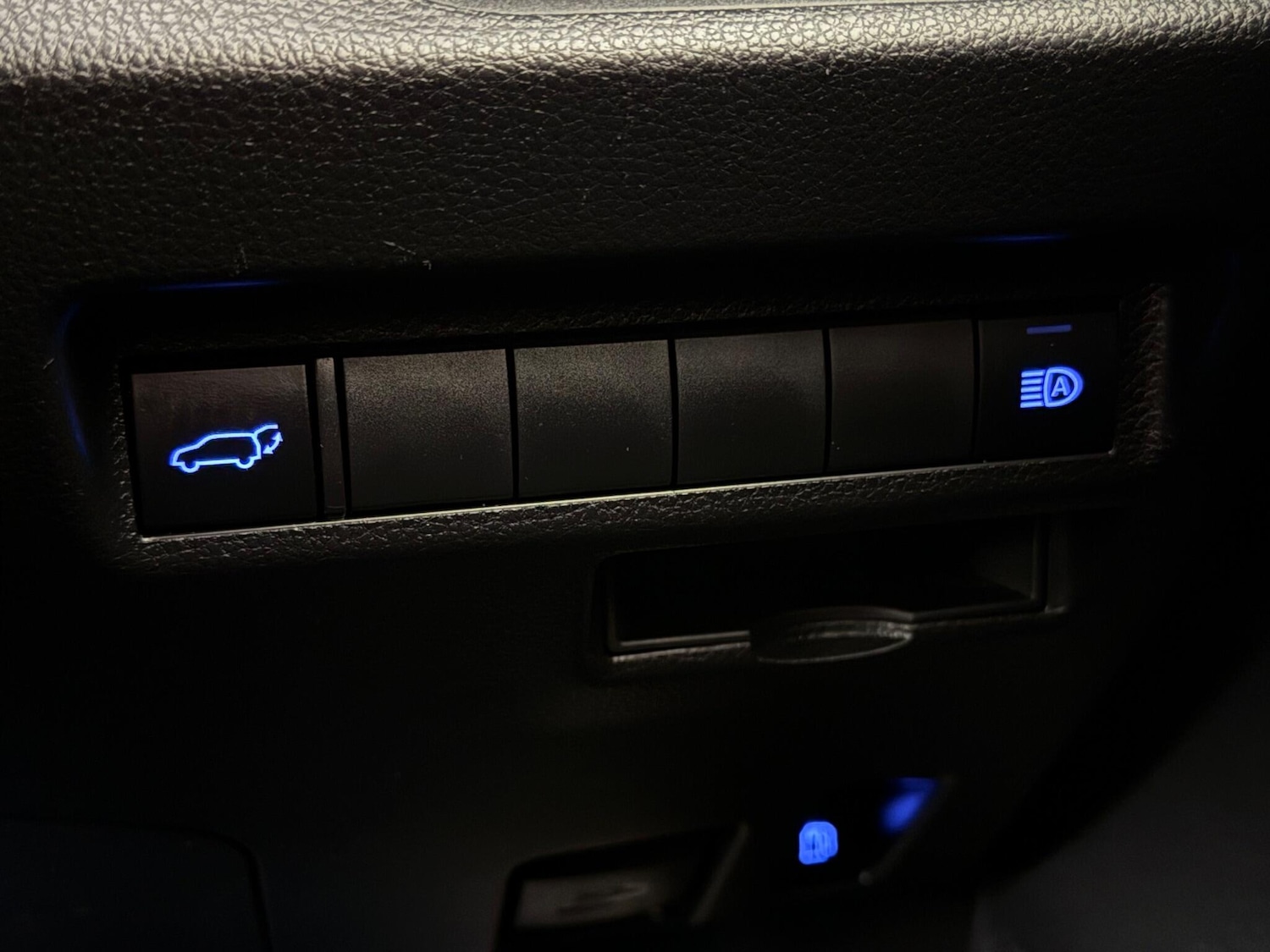 Used Toyota RAV4 2022 for sale - 77221918: Photo 33