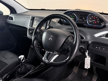 Used Peugeot 2008 2018 for sale - 79349668: Photo