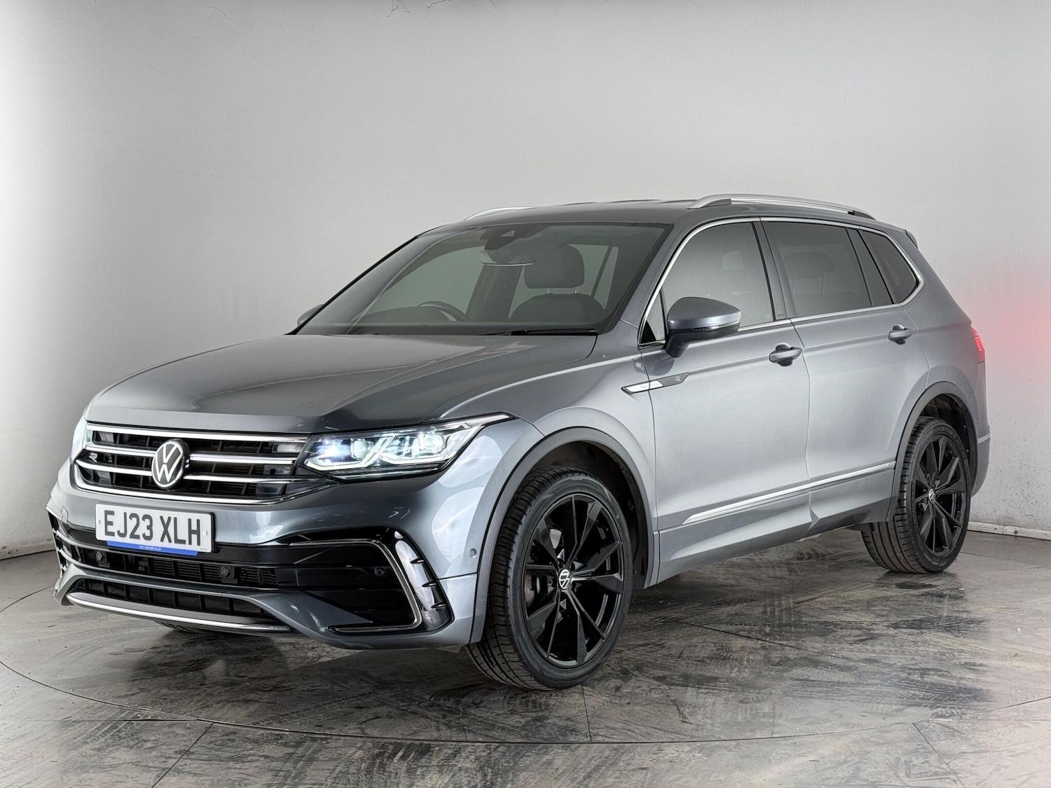 Used Volkswagen Tiguan Allspace 2023 for sale - 77873120: Photo 3