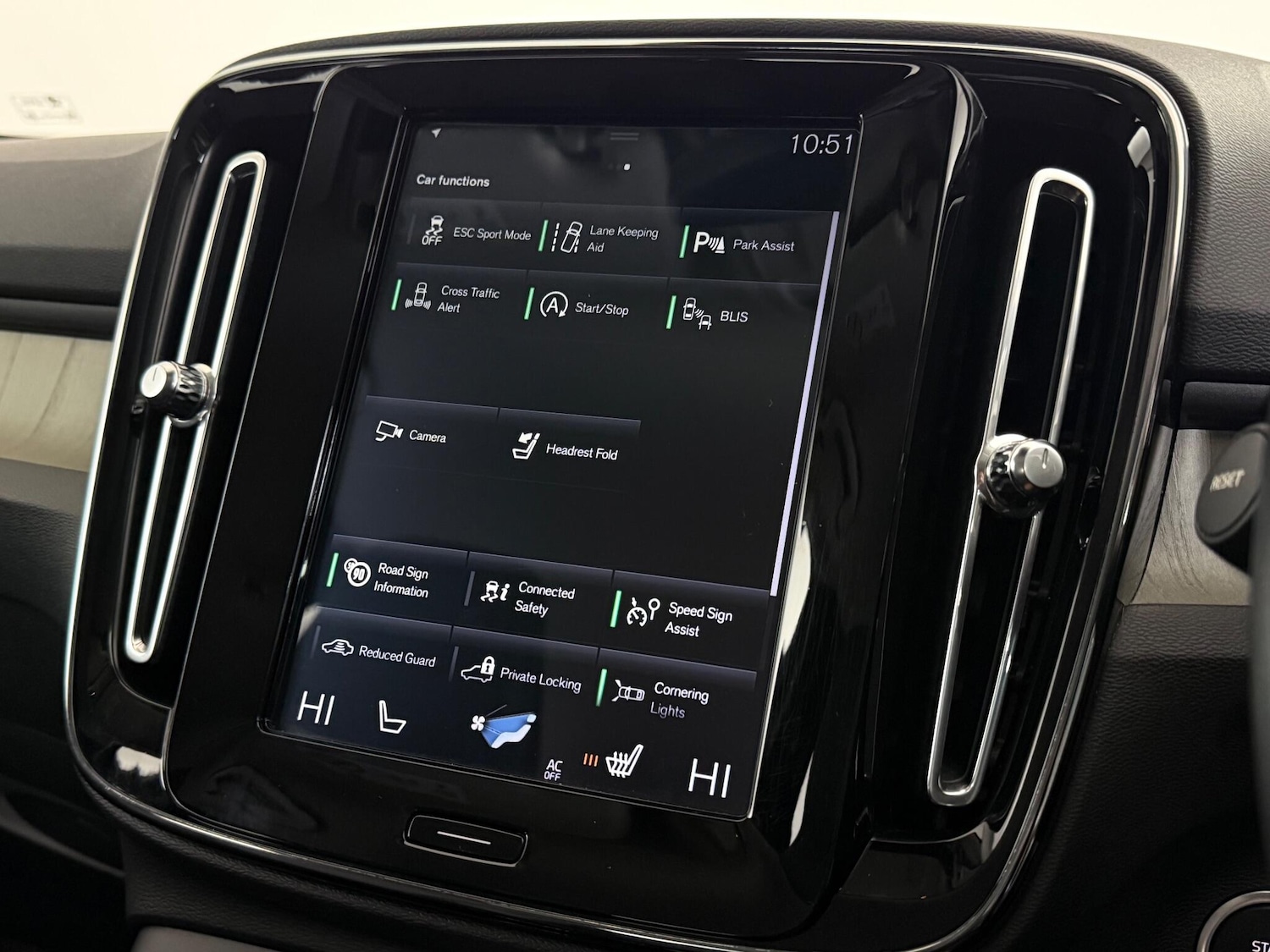 Used Volvo XC40 2018 for sale - 77246255: Photo 30