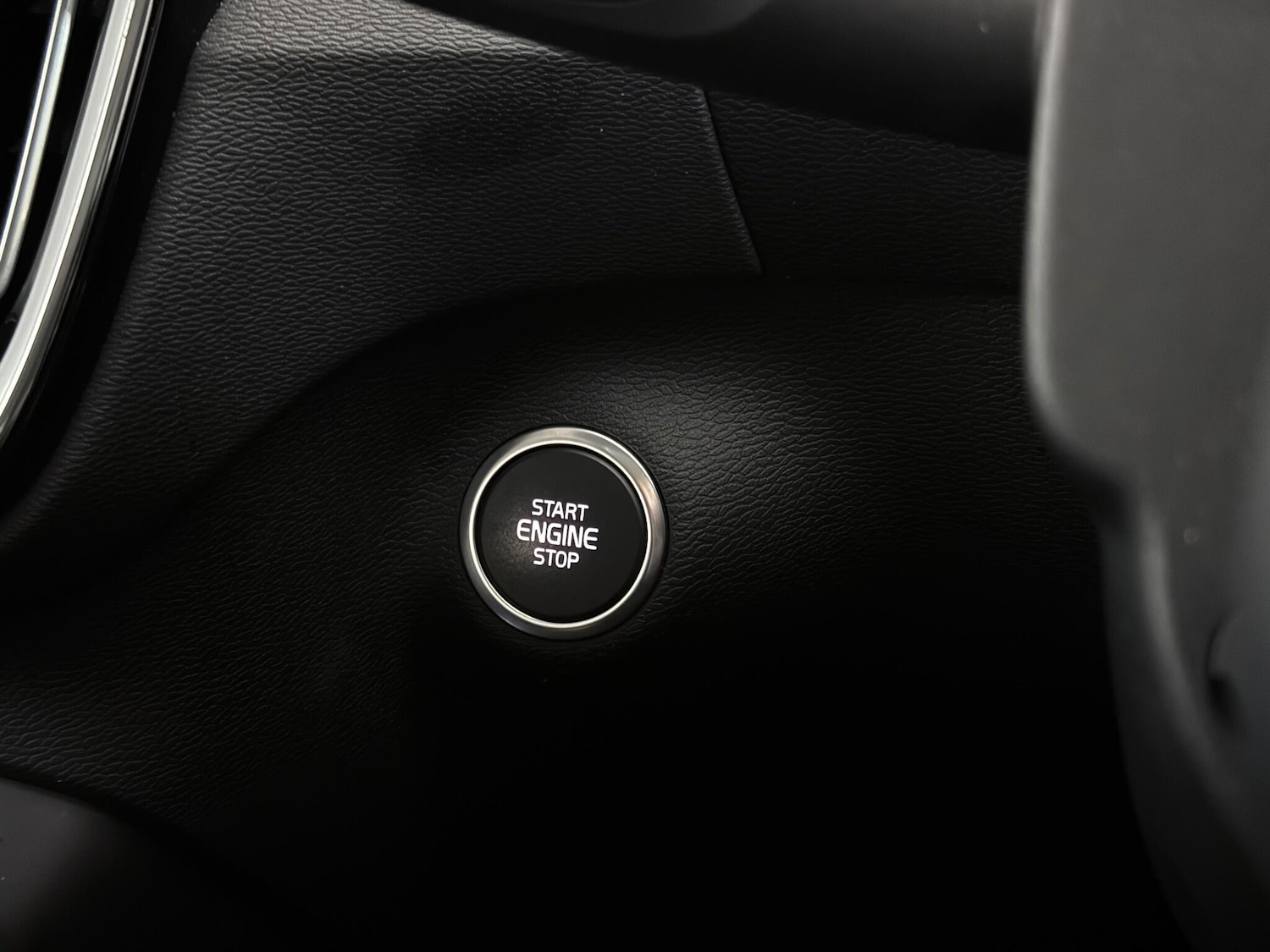 Used Volvo XC40 2018 for sale - 77246255: Photo 34