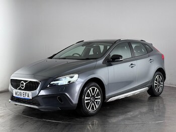 Used Volvo V40 Cross Country 2018 for sale - 76467479: Photo