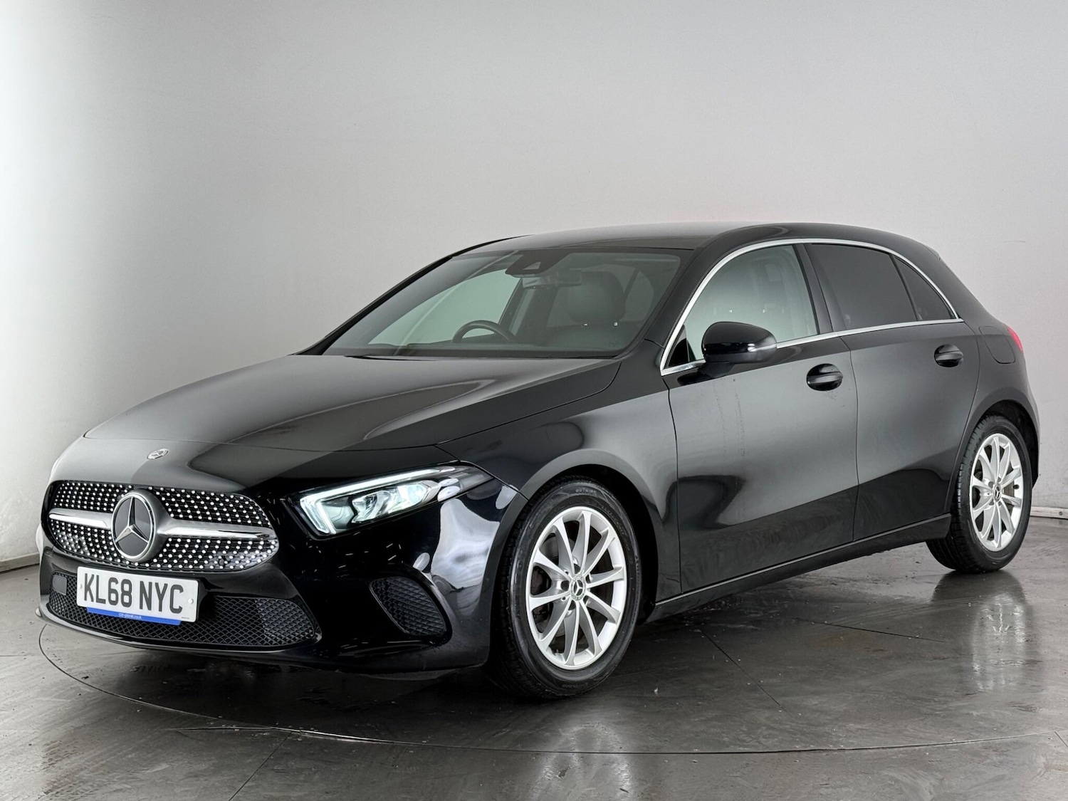 Used Mercedes-Benz A-Class 2019 for sale - 77260515: Photo 2