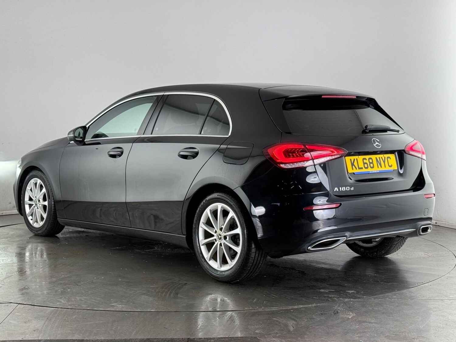 Used Mercedes-Benz A-Class 2019 for sale - 77260515: Photo 4