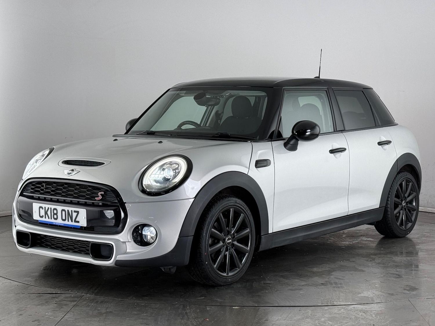 Used MINI Hatch 2018 for sale - 77387818: Photo 2