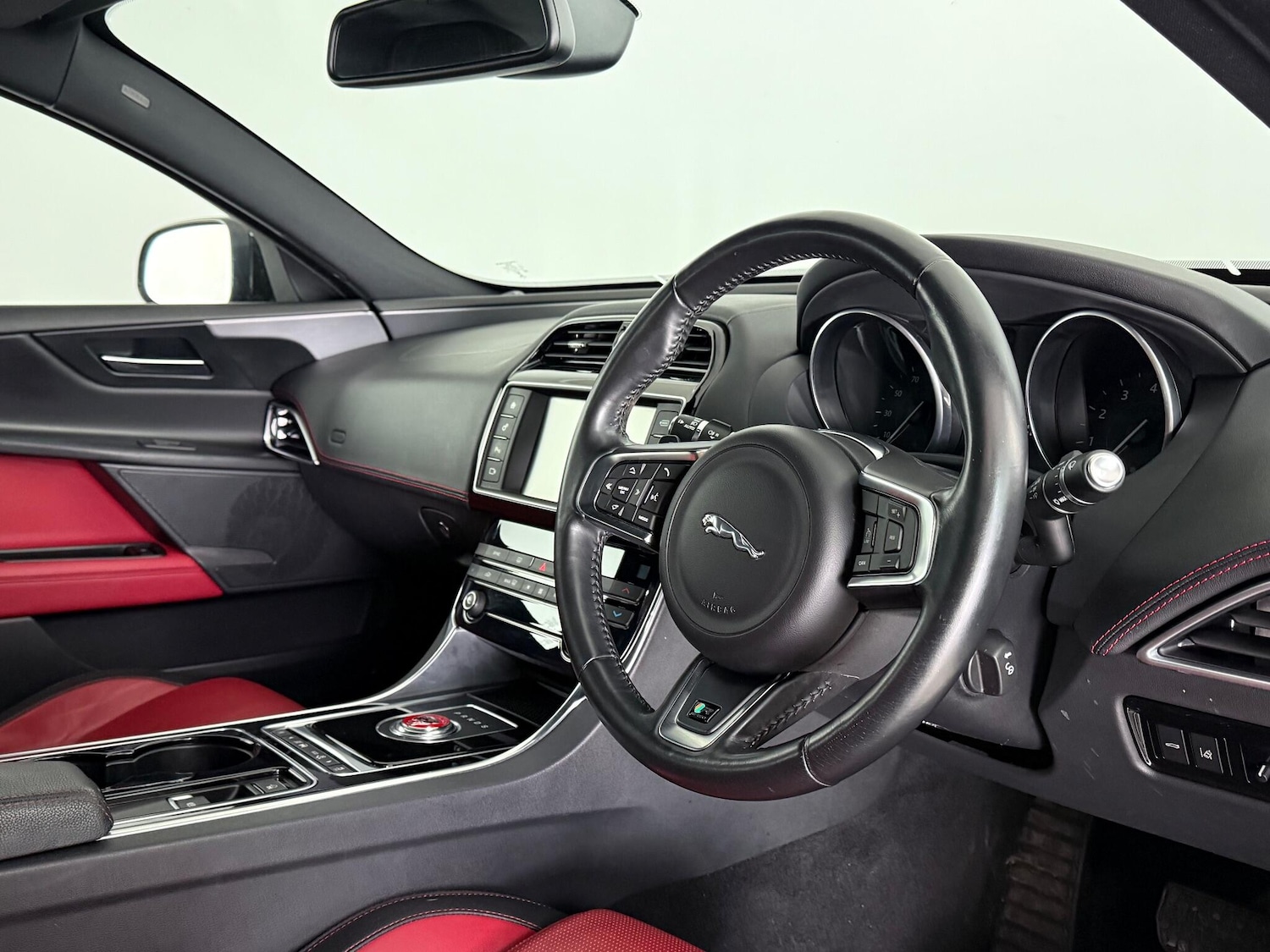 Used Jaguar XE 2016 for sale - 77221972: Photo 18