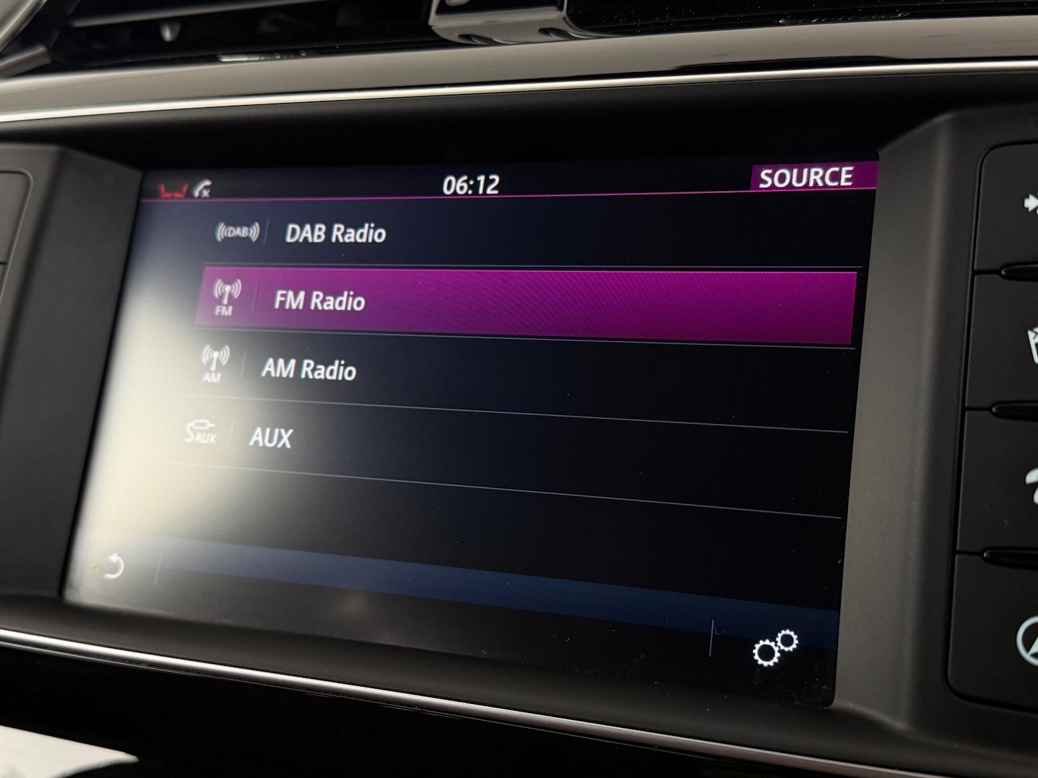 Used Jaguar XE 2016 for sale - 77221972: Photo 25