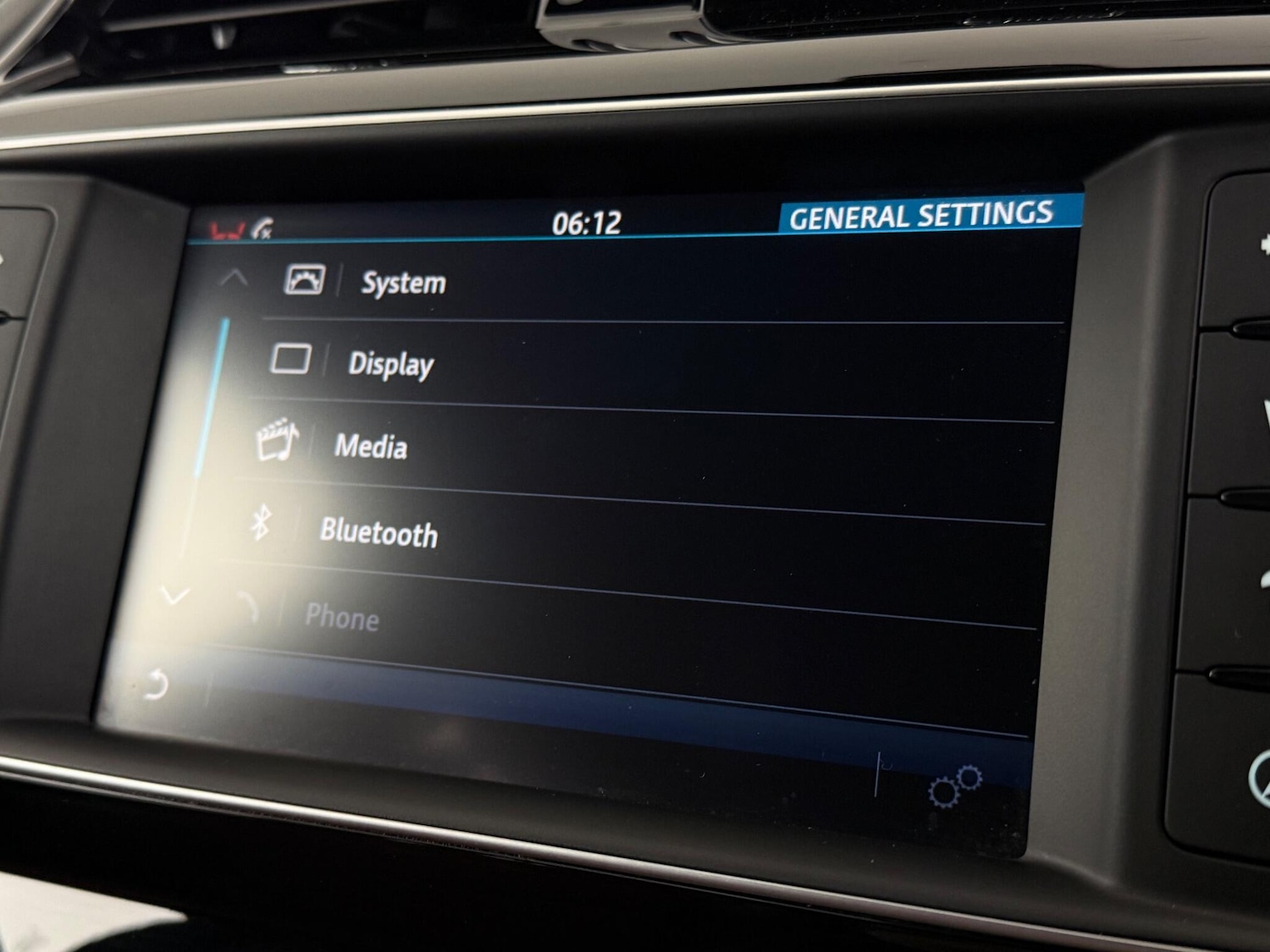 Used Jaguar XE 2016 for sale - 77221972: Photo 29