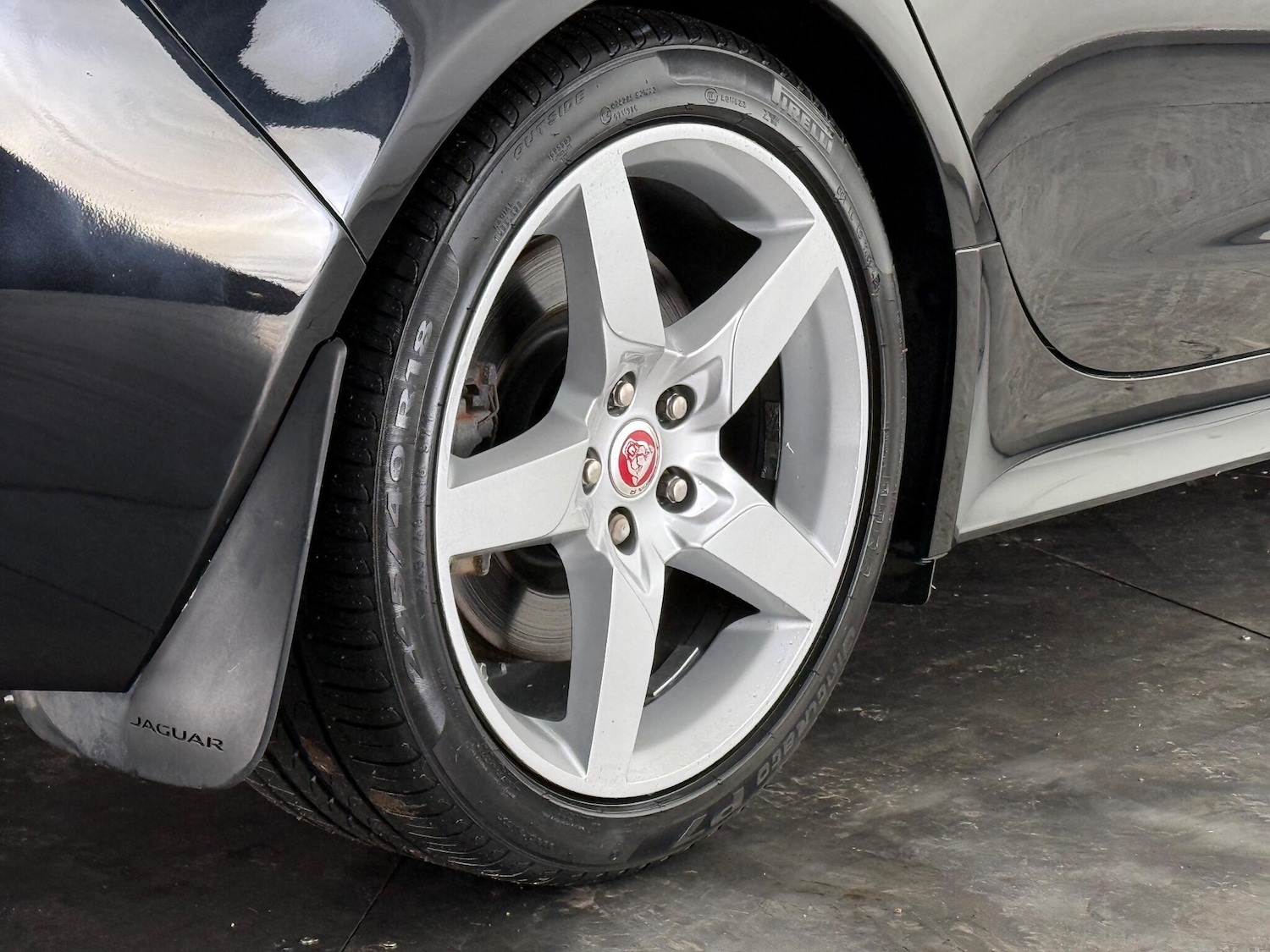 Used Jaguar XE 2016 for sale - 77221972: Photo 8