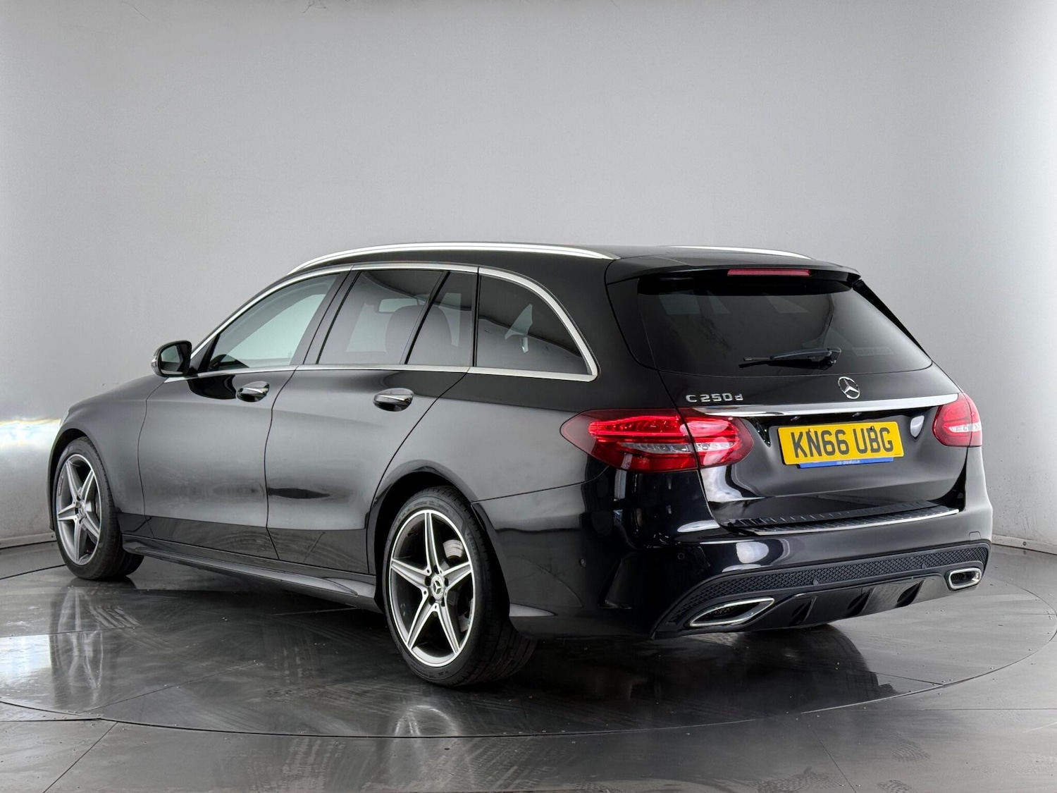 Used Mercedes-Benz C Class 2016 for sale - 77260070: Photo 4