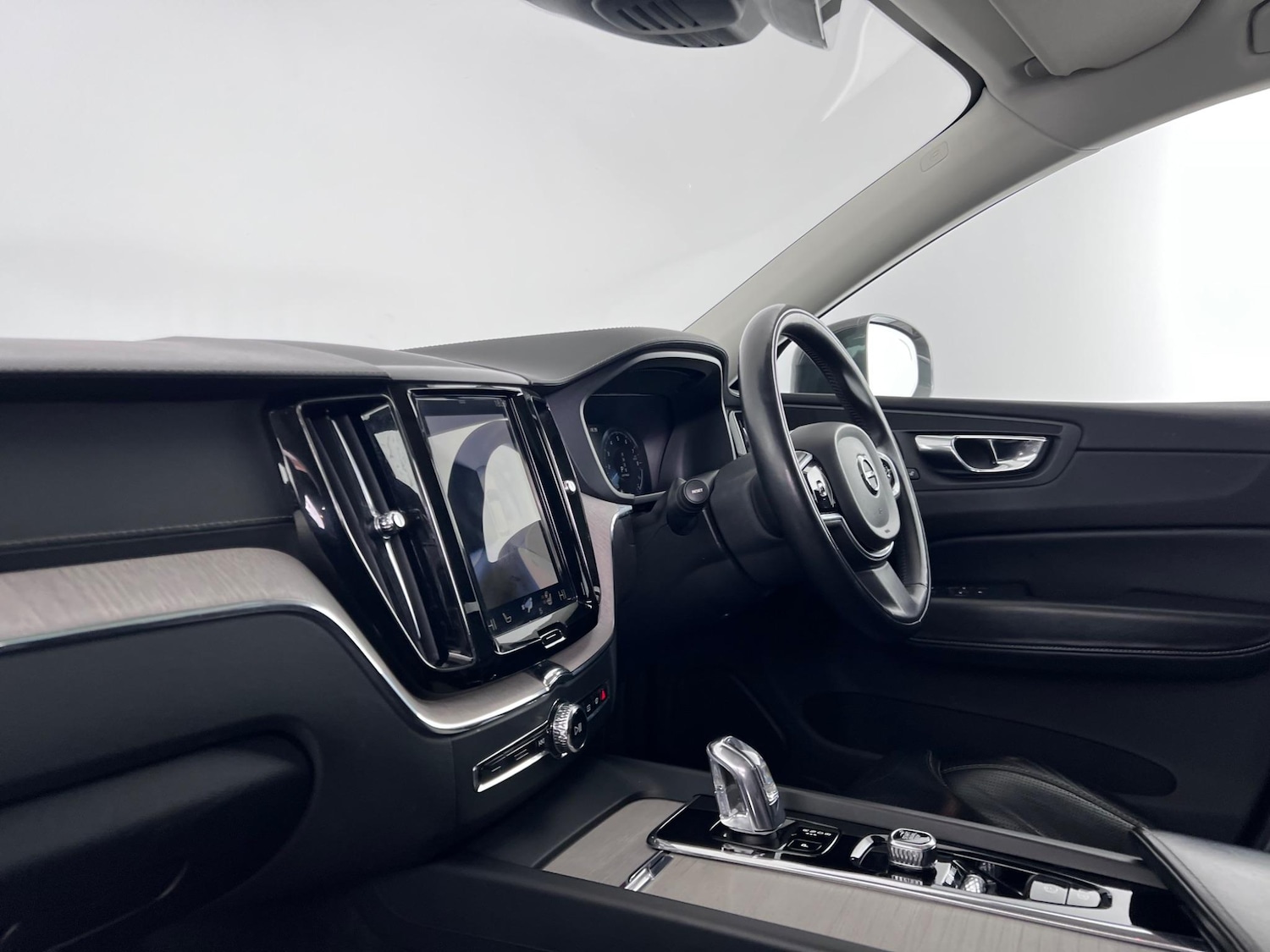 Used Volvo XC60 2017 for sale - 77182655: Photo 14