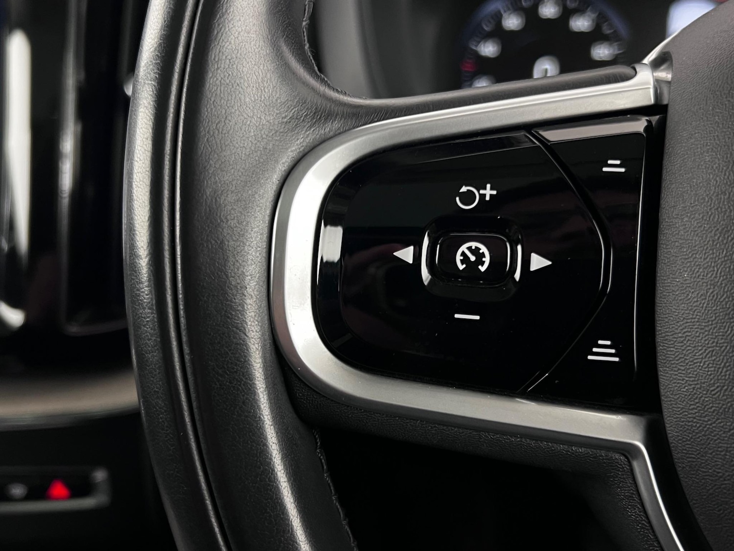 Used Volvo XC60 2017 for sale - 77182655: Photo 15