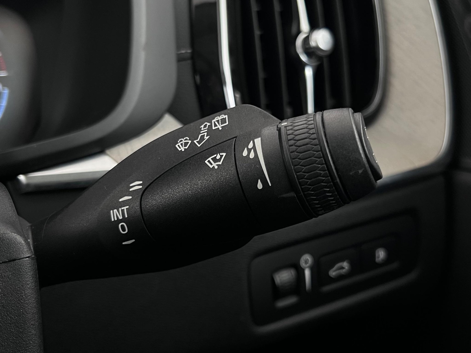 Used Volvo XC60 2017 for sale - 77182655: Photo 17