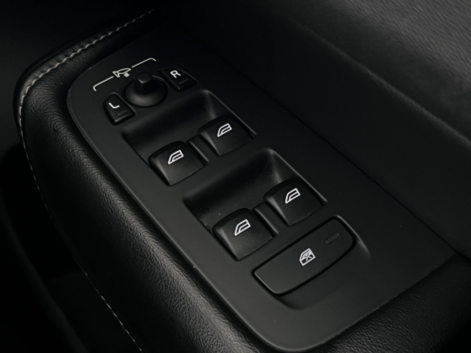 Used Volvo XC60 2017 for sale - 77182655: Photo 26