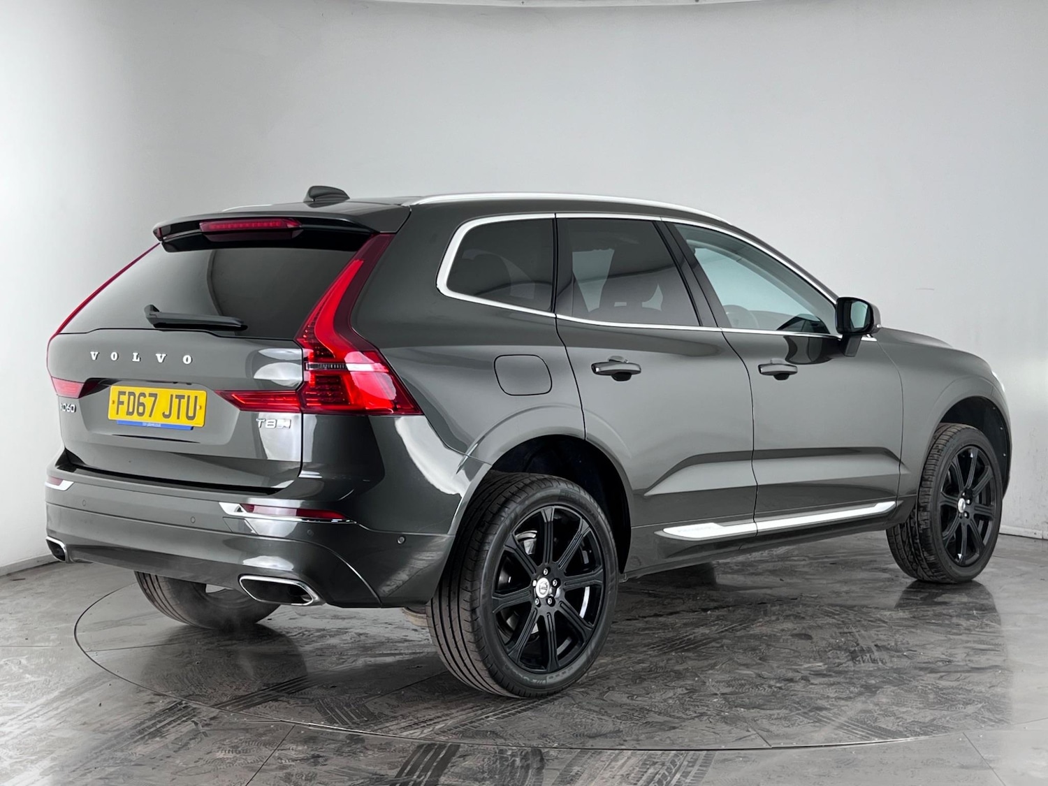Used Volvo XC60 2017 for sale - 77182655: Photo 5