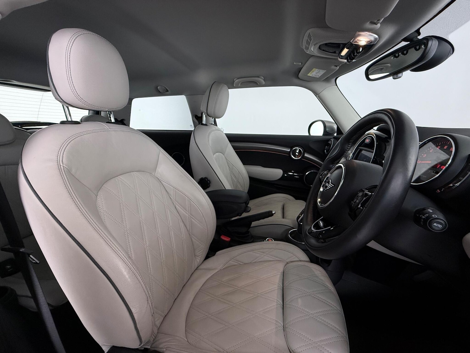 Used MINI Hatch 2019 for sale - 77246335: Photo 12