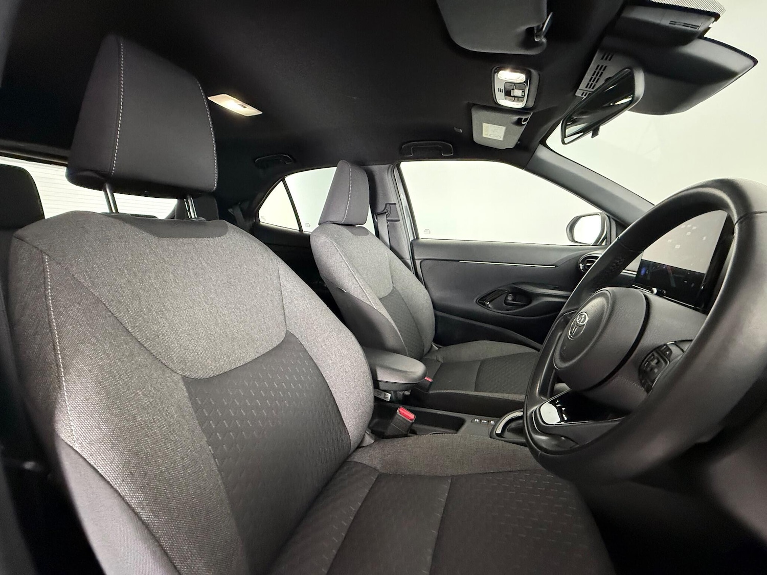 Used Toyota Yaris Cross 2024 for sale - 77182896: Photo 11