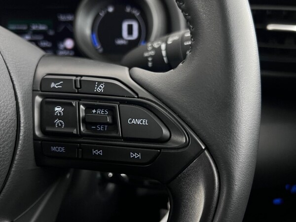 Used Toyota Yaris 2023 for sale - 76256092: Photo 24