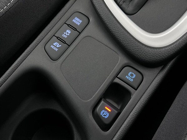 Used Toyota Yaris 2023 for sale - 76256092: Photo 38