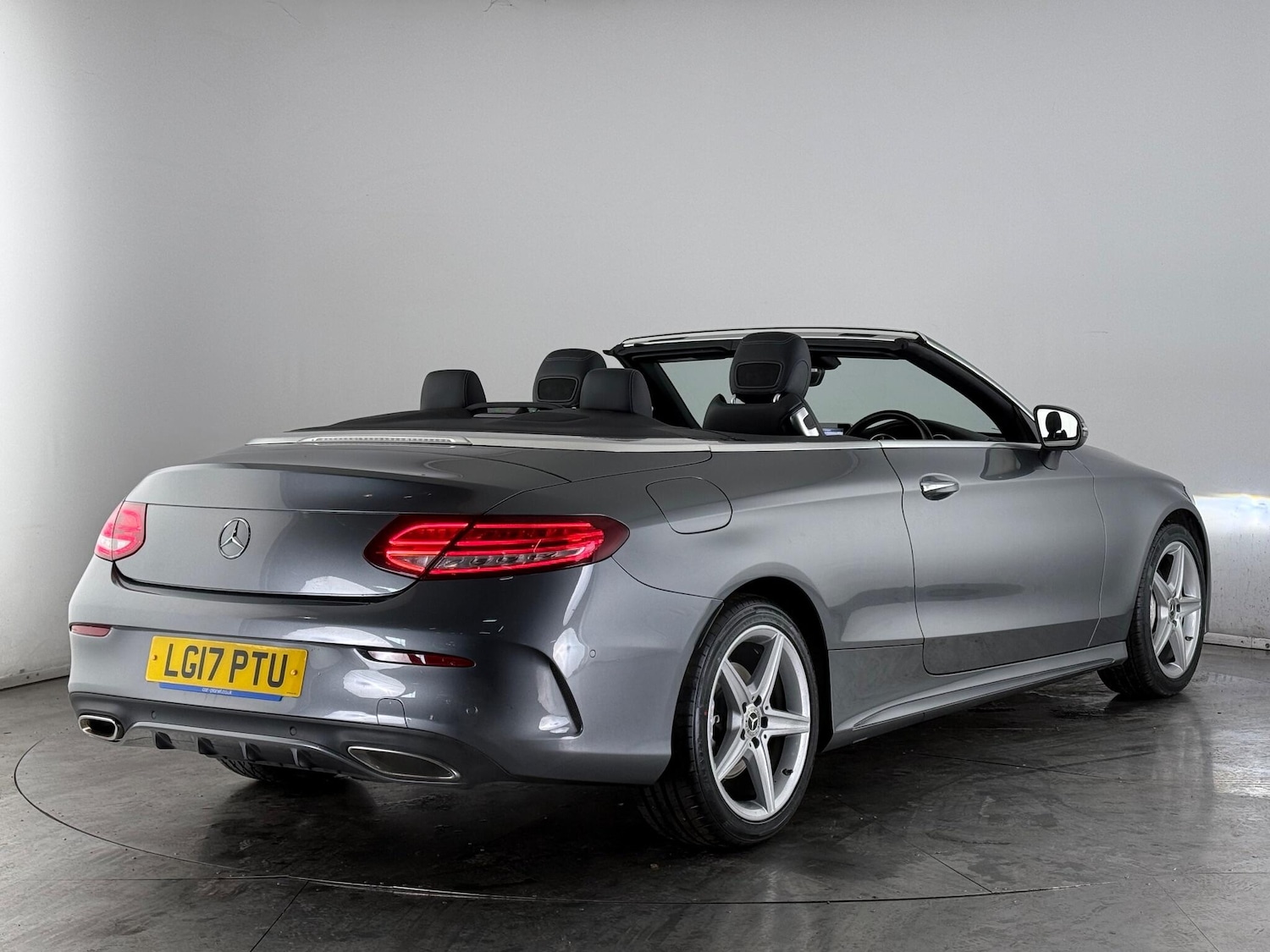 Used Mercedes-Benz C Class 2017 for sale - 77246140: Photo 3