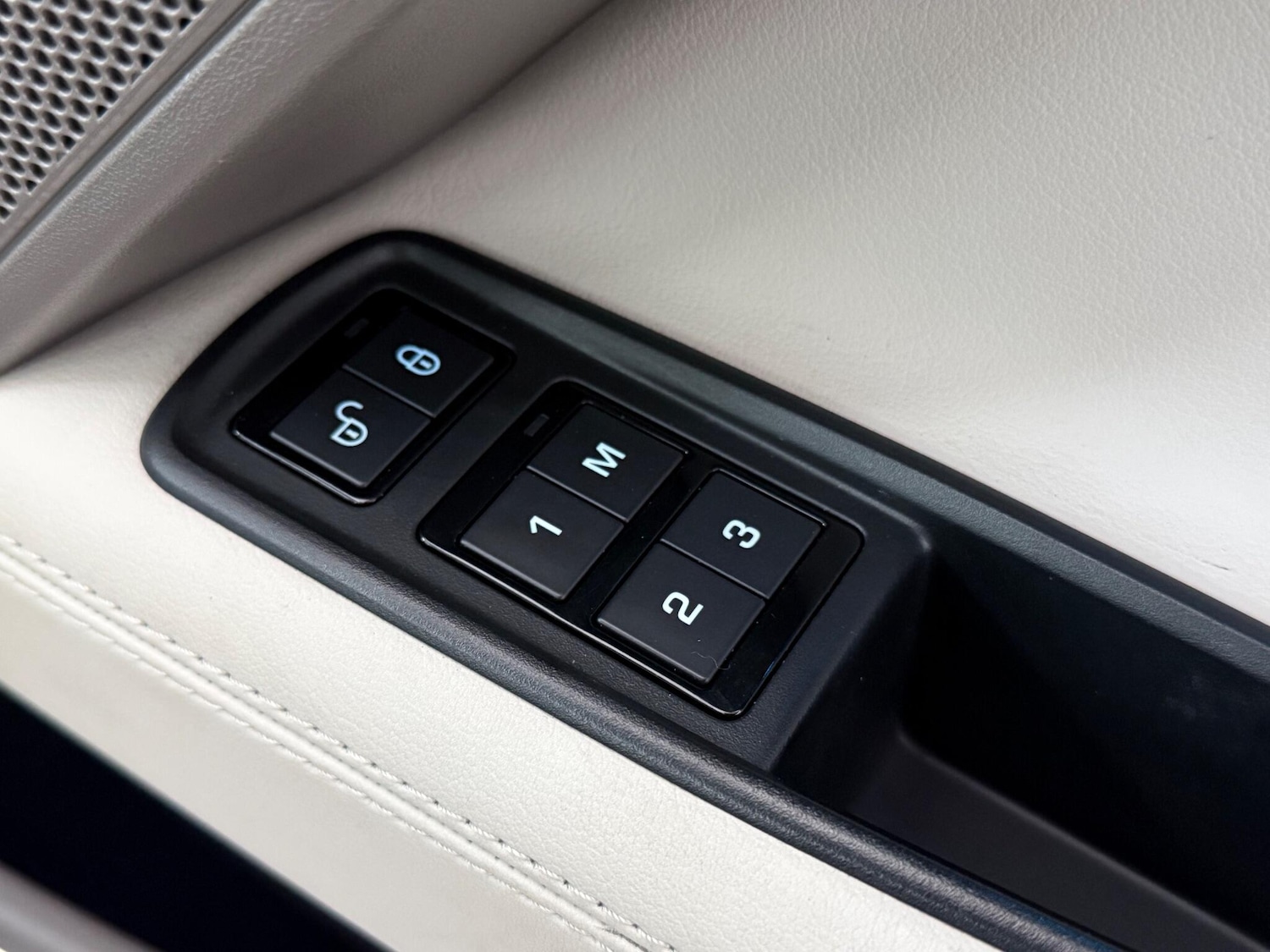 Used Jaguar XE 2019 for sale - 77182935: Photo 22