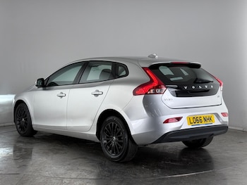 Used Volvo V40 2016 for sale - 76561625: Photo