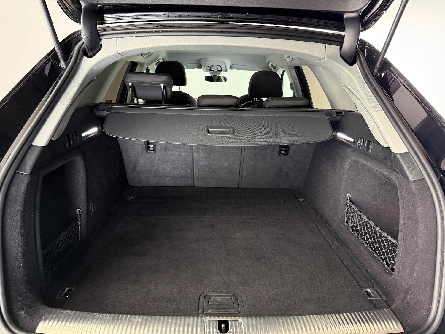 Used Audi A4 Avant 2016 for sale - 77222463: Photo 10