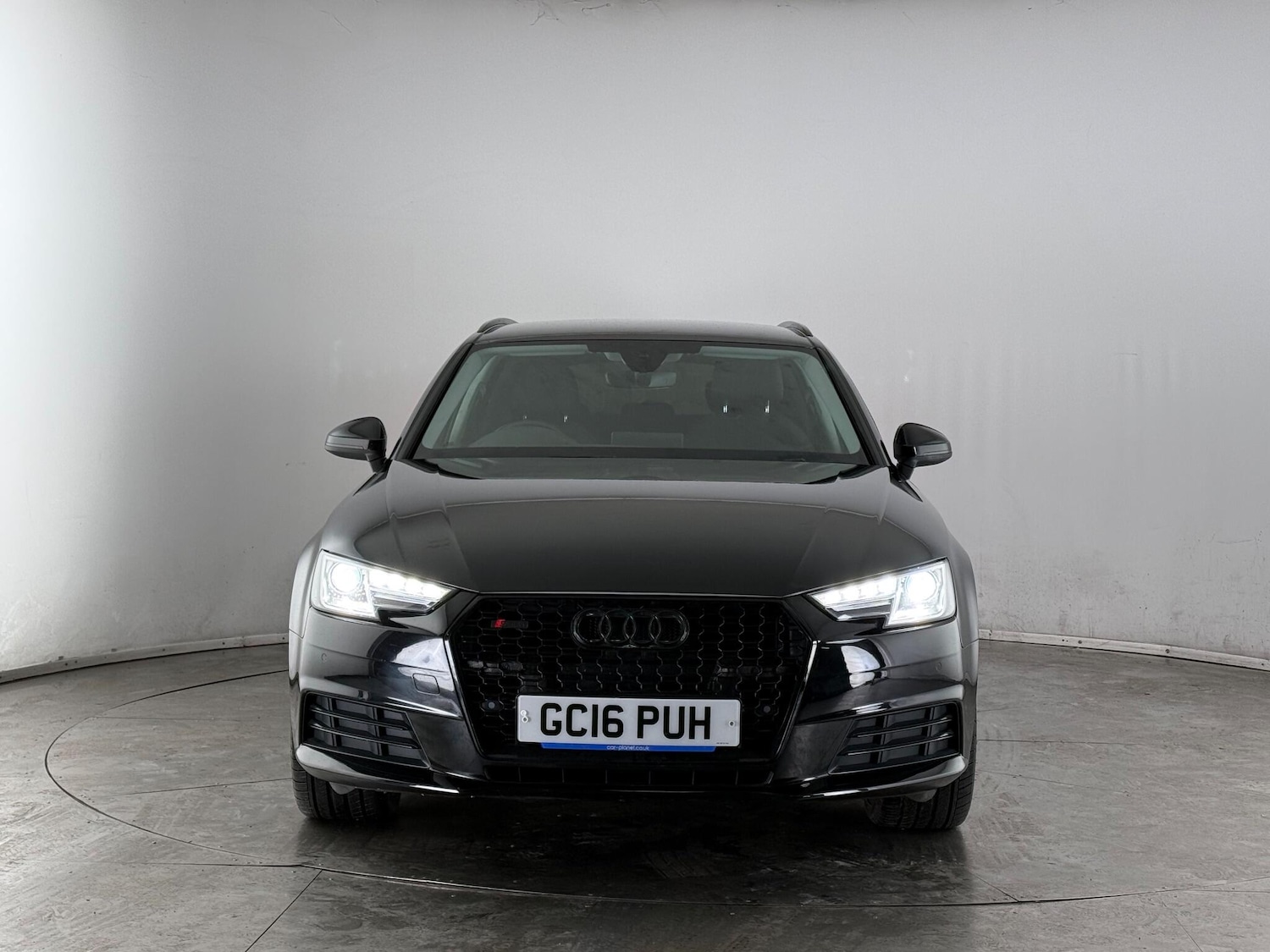 Used Audi A4 Avant 2016 for sale - 77222463: Photo 2