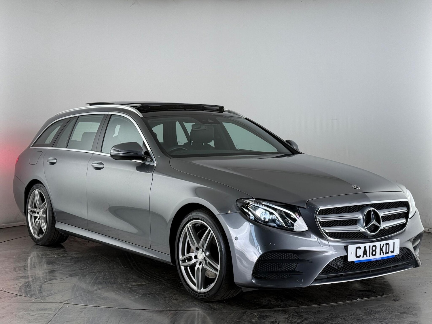 Used Mercedes-Benz E Class 2018 for sale - 76466746: Photo 1