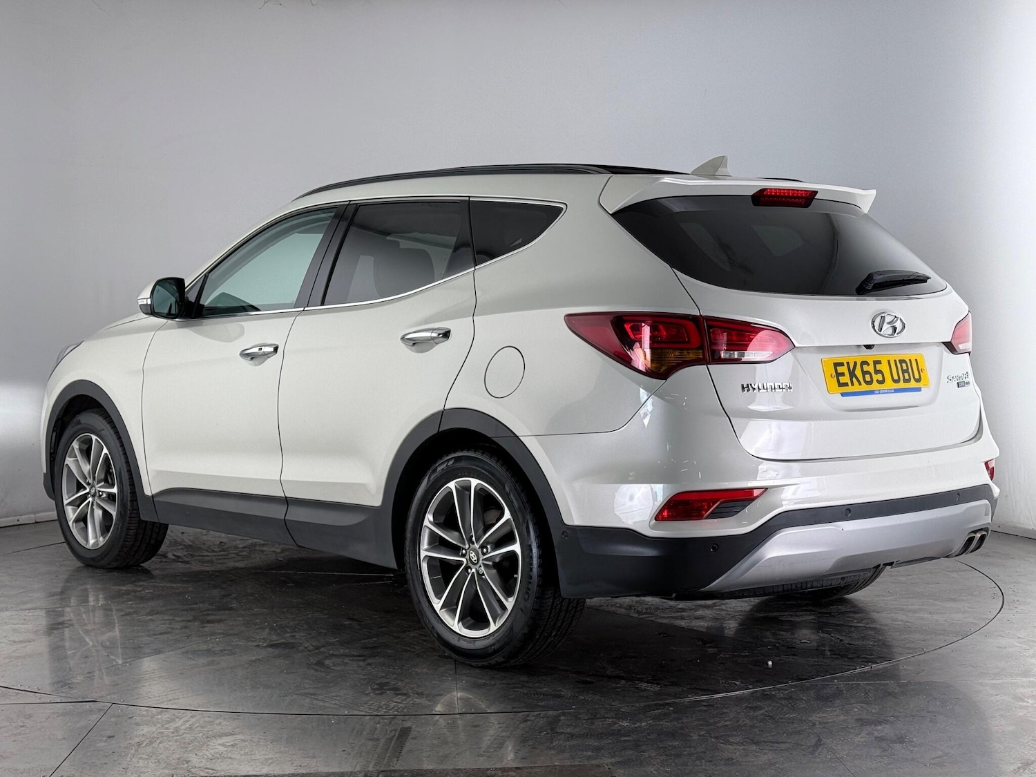 Used Hyundai Santa Fe 2015 for sale - 77182617: Photo 4