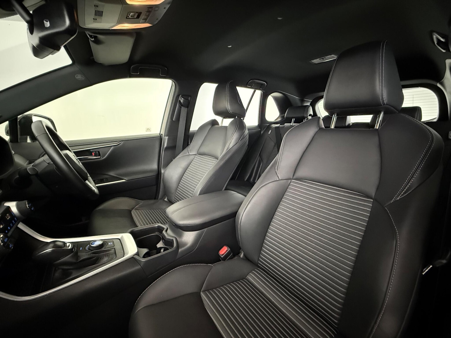 Used Toyota RAV4 2021 for sale - 77216531: Photo 15