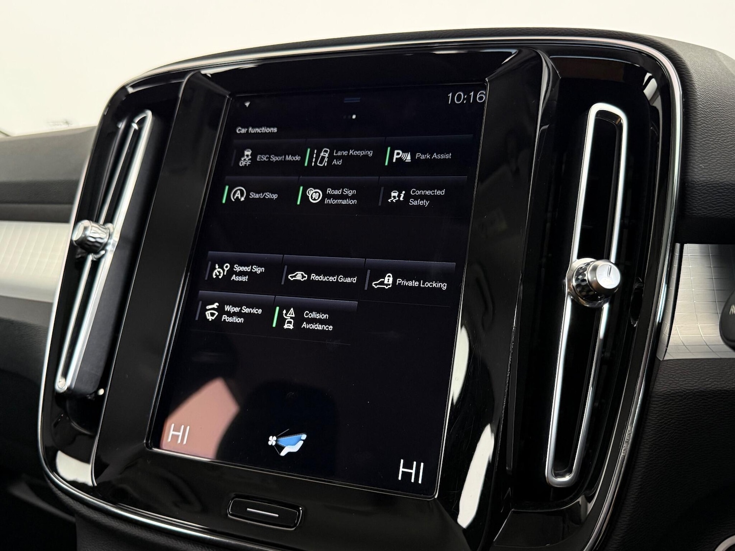 Used Volvo XC40 2020 for sale - 77243357: Photo 33