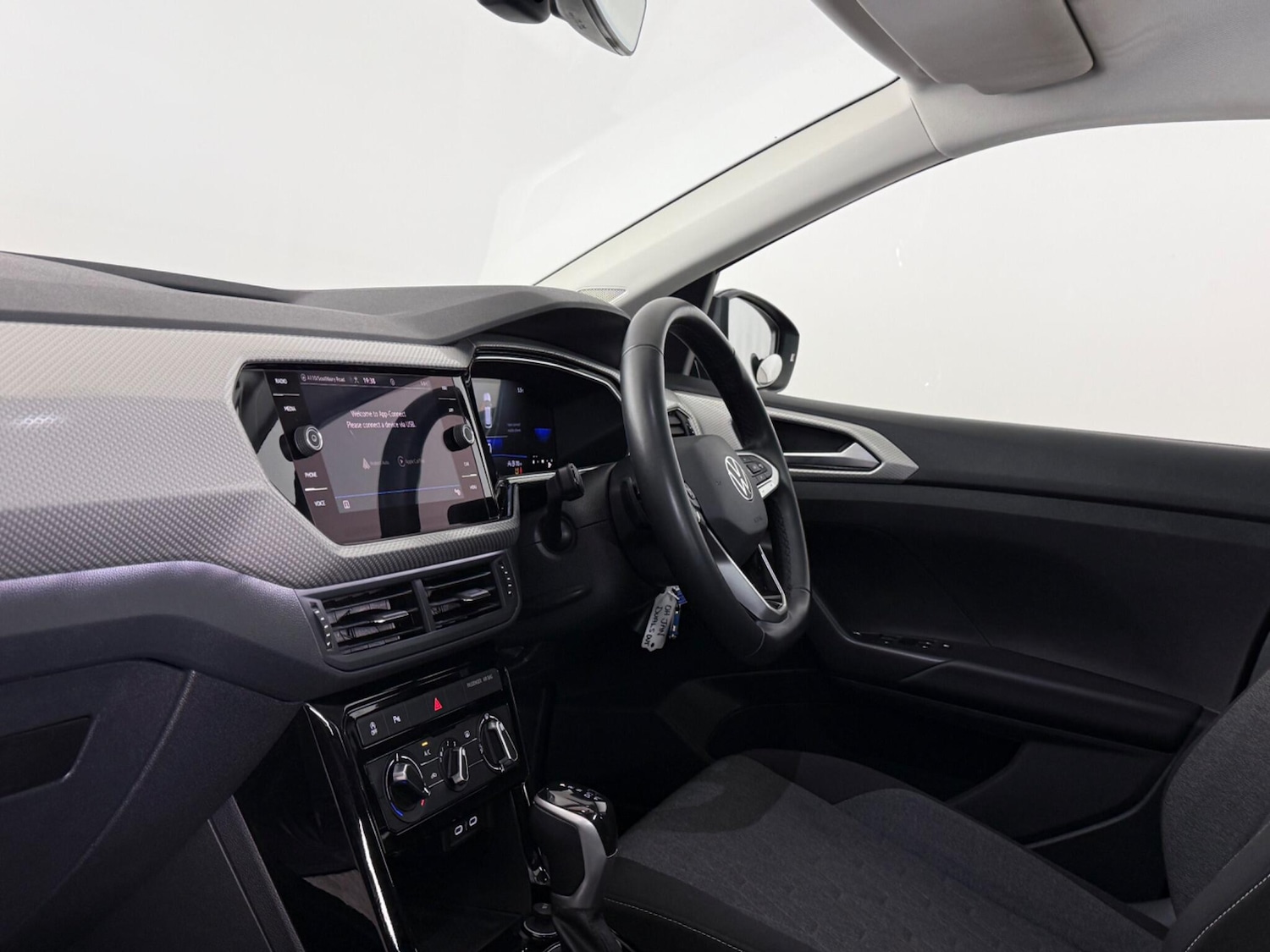 Used Volkswagen T-Cross 2024 for sale - 77456603: Photo 11