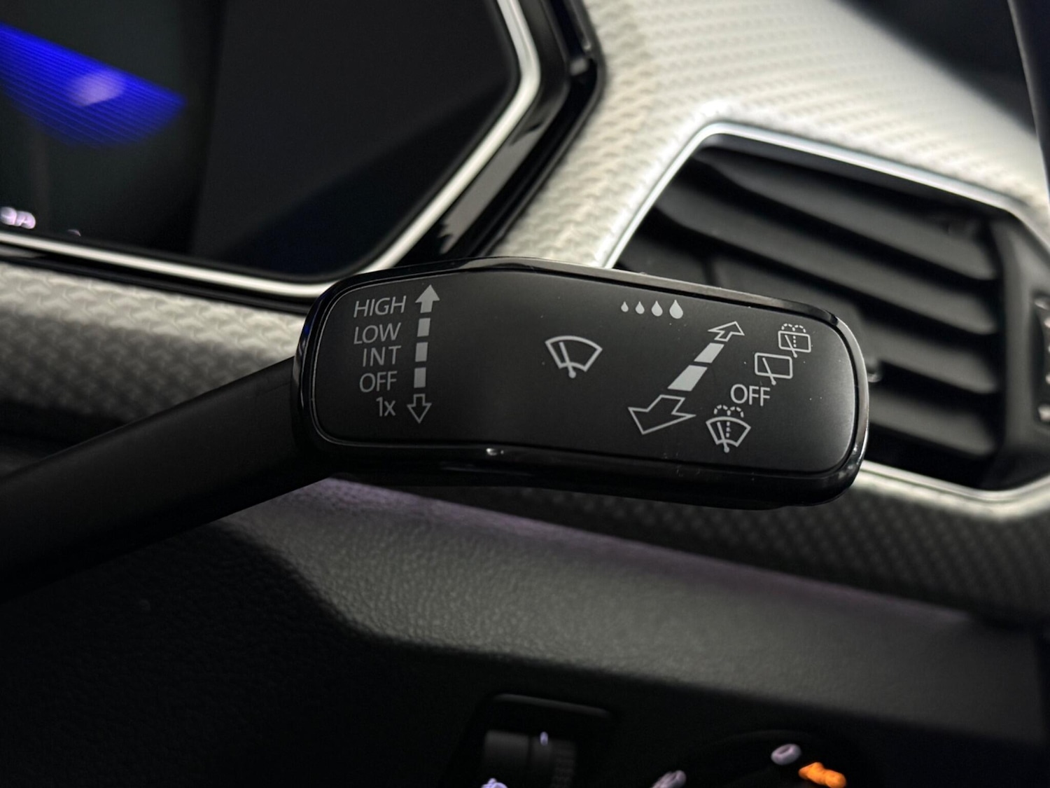 Used Volkswagen T-Cross 2024 for sale - 77456603: Photo 17