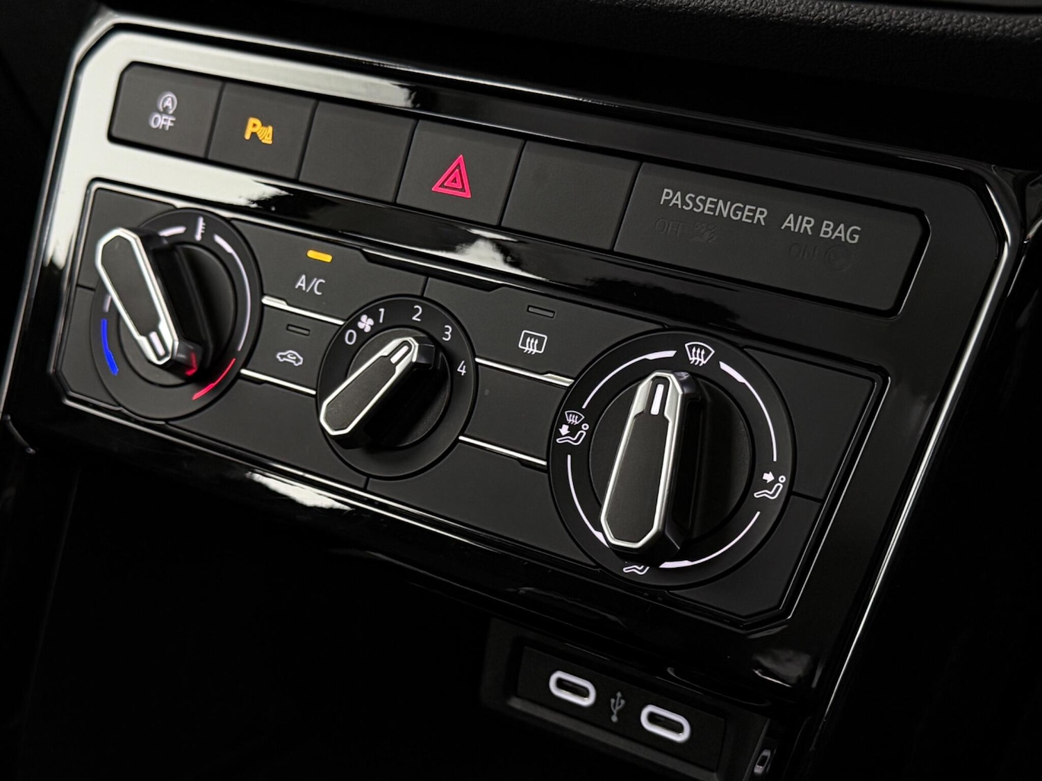 Used Volkswagen T-Cross 2024 for sale - 77456603: Photo 30