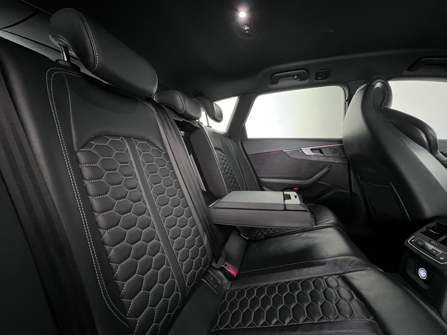 Used Audi RS4 2018 for sale - 77555768: Photo 16