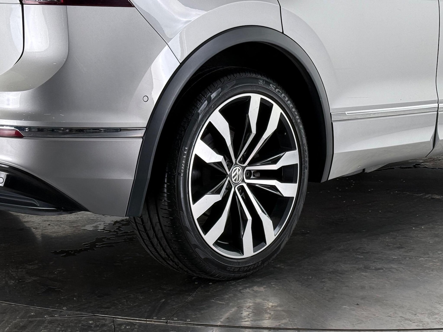 Used Volkswagen Tiguan 2019 for sale - 77216694: Photo 9