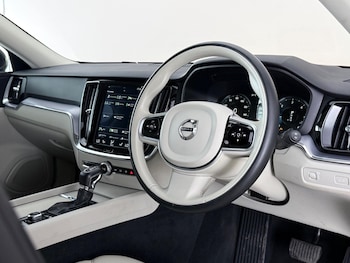 Used Volvo V60 2018 for sale - 79388893: Photo