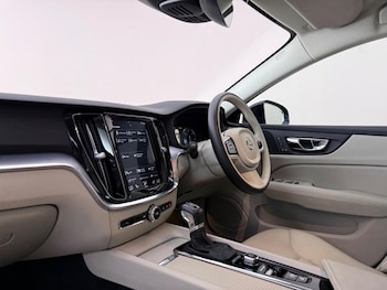 Used Volvo V60 2018 for sale - 79388893: Photo
