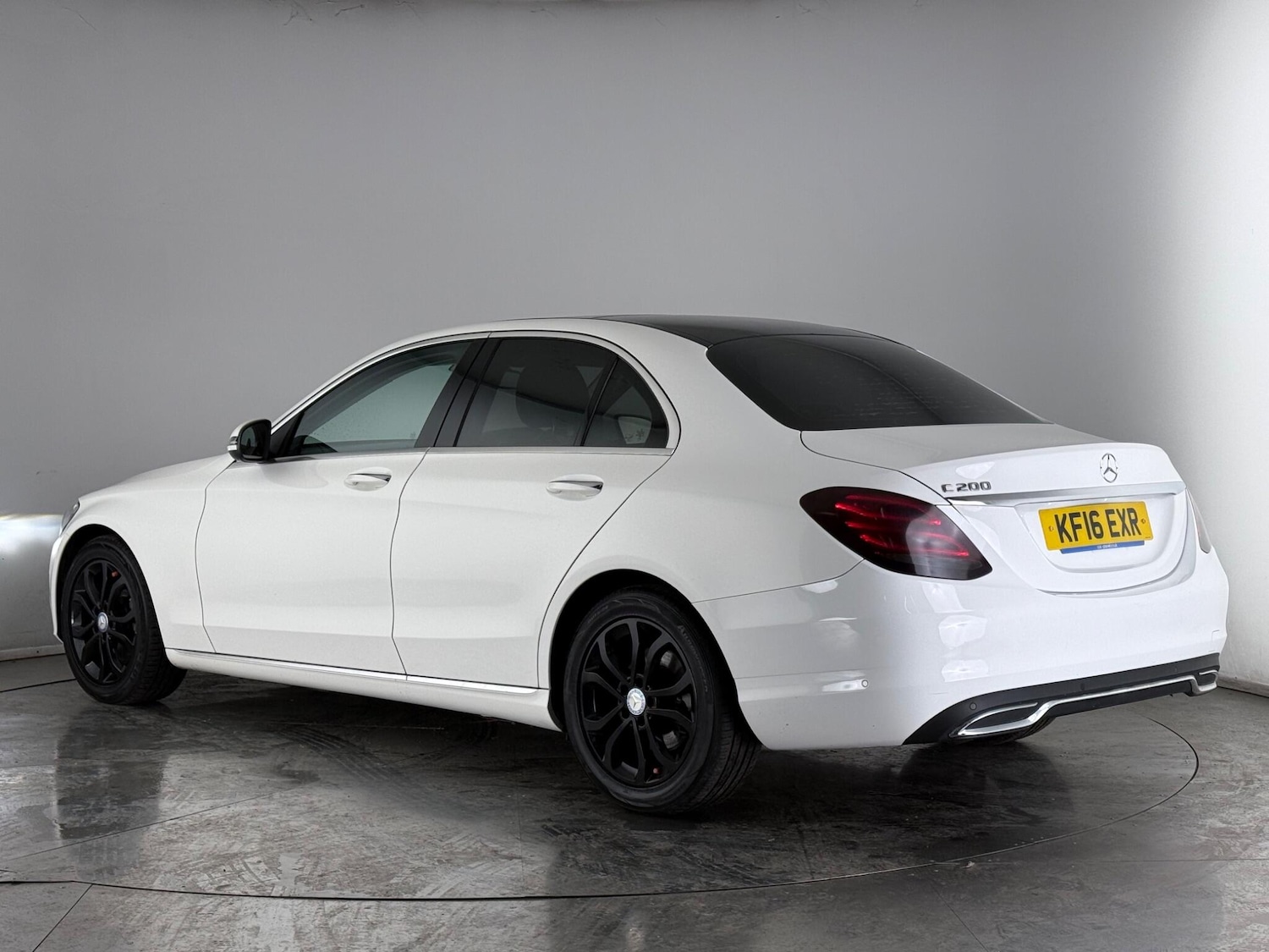 Used Mercedes-Benz C Class 2016 for sale - 77575527: Photo 4