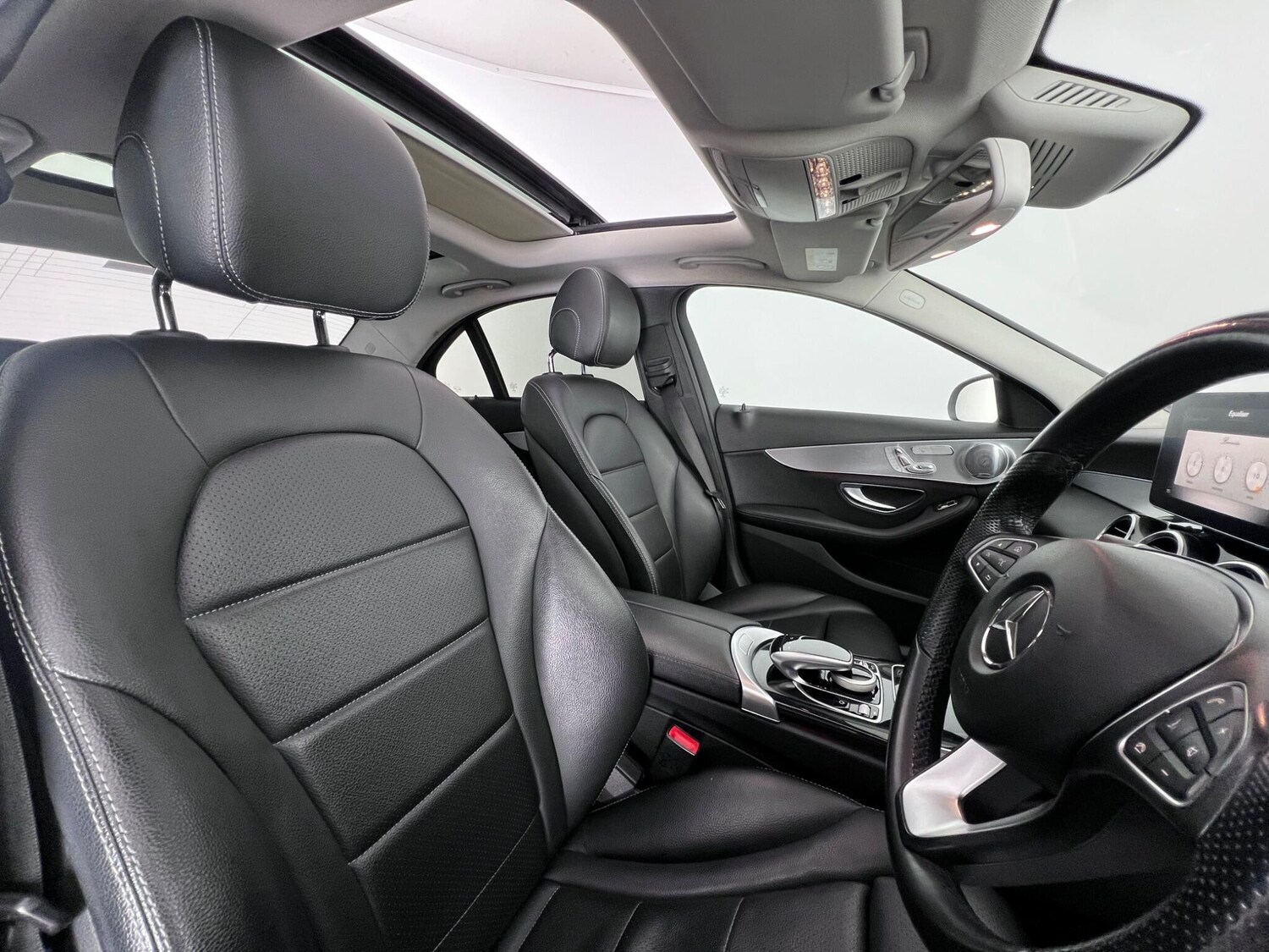 Used Mercedes-Benz C Class 2016 for sale - 77575527: Photo 9