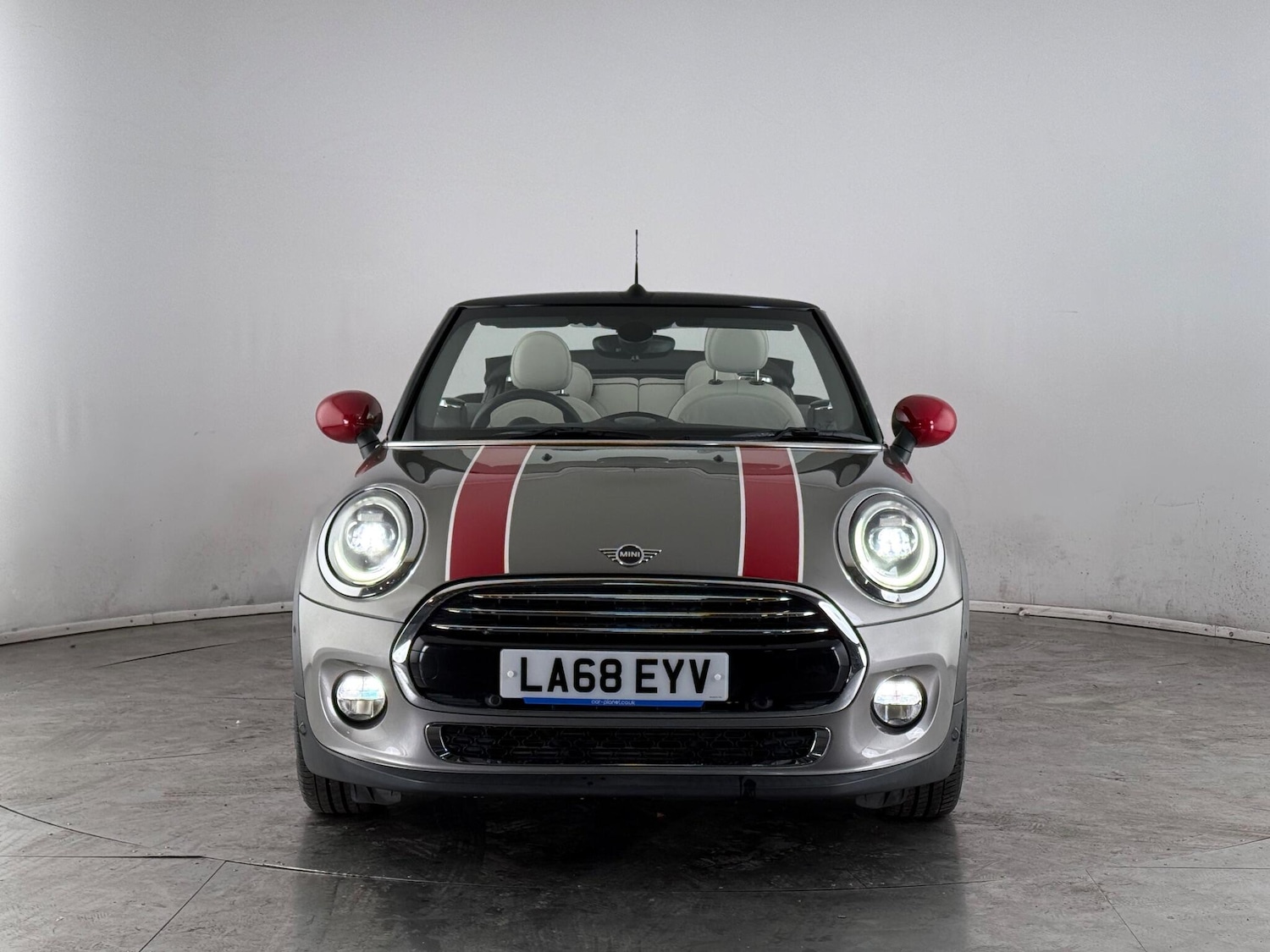 Used MINI Convertible 2019 for sale - 77183050: Photo 2