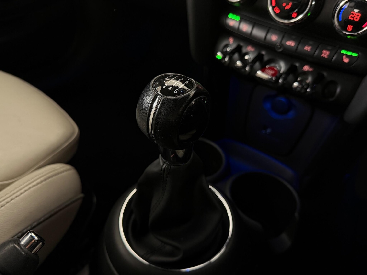 Used MINI Convertible 2019 for sale - 77183050: Photo 32