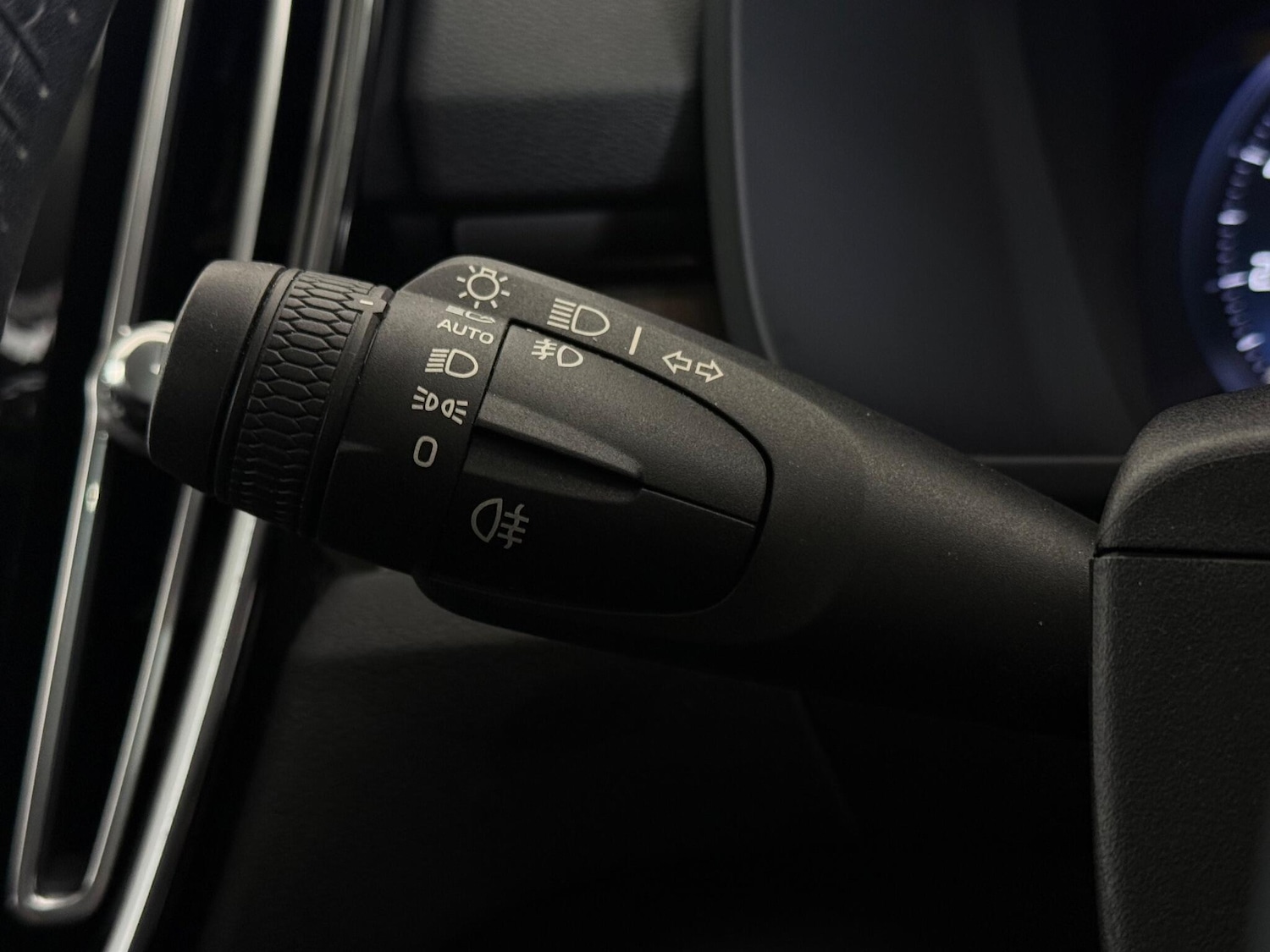 Used Volvo XC40 2018 for sale - 77260211: Photo 23