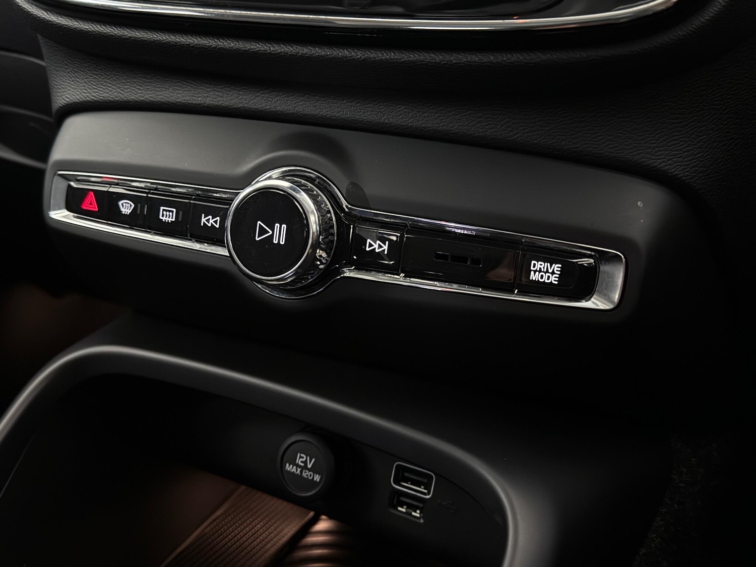 Used Volvo XC40 2018 for sale - 77260211: Photo 36