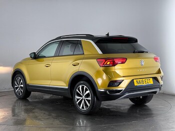 Used Volkswagen T-Roc 2018 for sale - 77575510: Photo