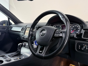 Used Volkswagen Touareg 2016 for sale - 79388859: Photo