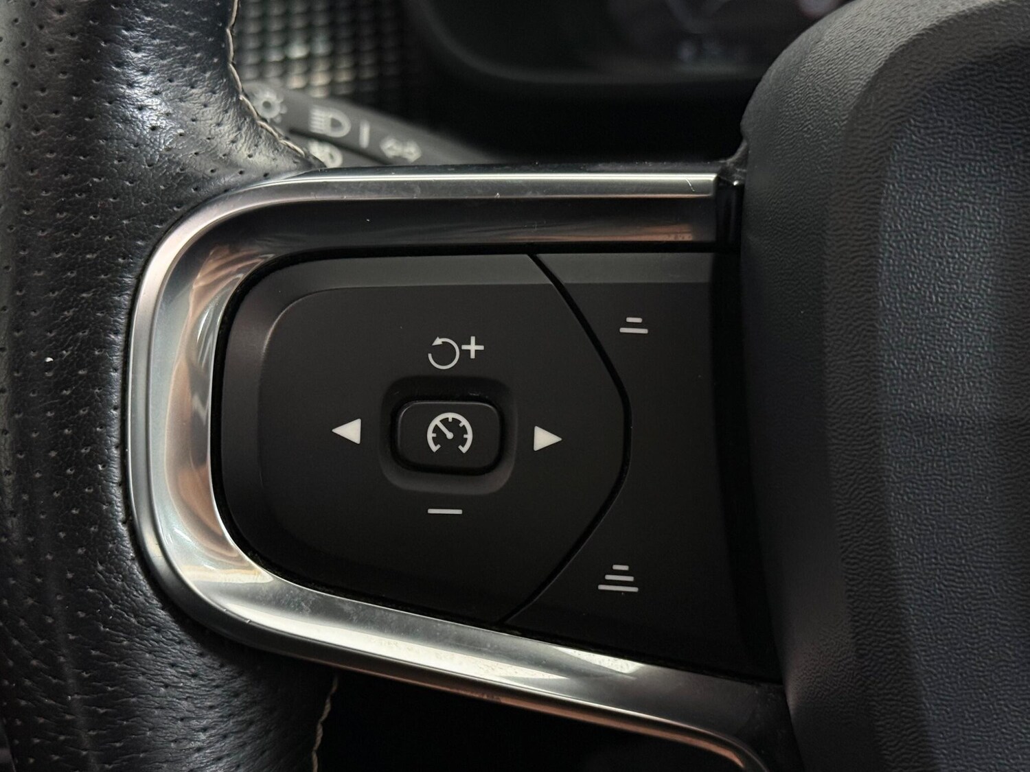 Used Volvo XC40 2019 for sale - 77825340: Photo 24