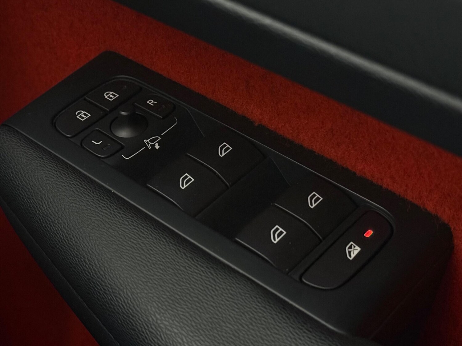 Used Volvo XC40 2019 for sale - 77825340: Photo 37